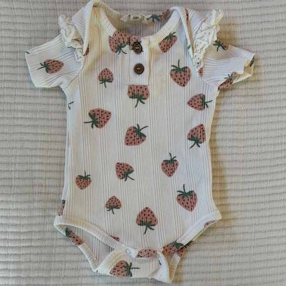 Carter’s Knitted Dress and Strawberry Print Onesie Outfit Bundle. Size 3 months - Picture 6 of 14